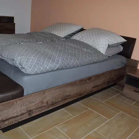 Hunsruecker-fewo - Erlebnishuette - 2 Im Hunsrueck In Unzenberg